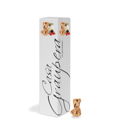 Neula farcida de xocolata i fruites del bosc