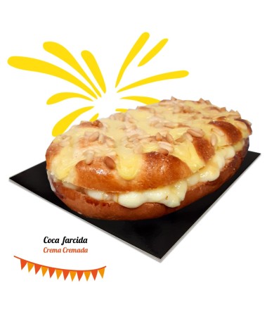 Coca de brioix amb crema i pinyons Farcida de Crema