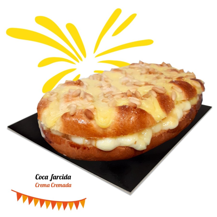 Coca de brioix amb crema i pinyons Farcida de Crema
