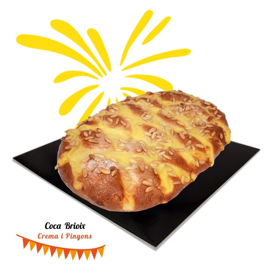 Coca brioix amb crema i pinyons