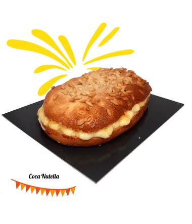Coca de brioix amb pinyons Farcida de Crema